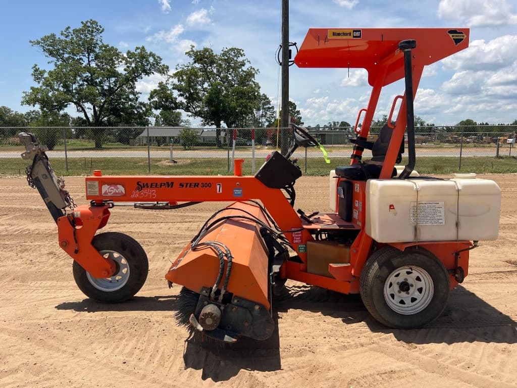 2023 LAY-MOR SWEEPMASTER 300 â€” photo 1