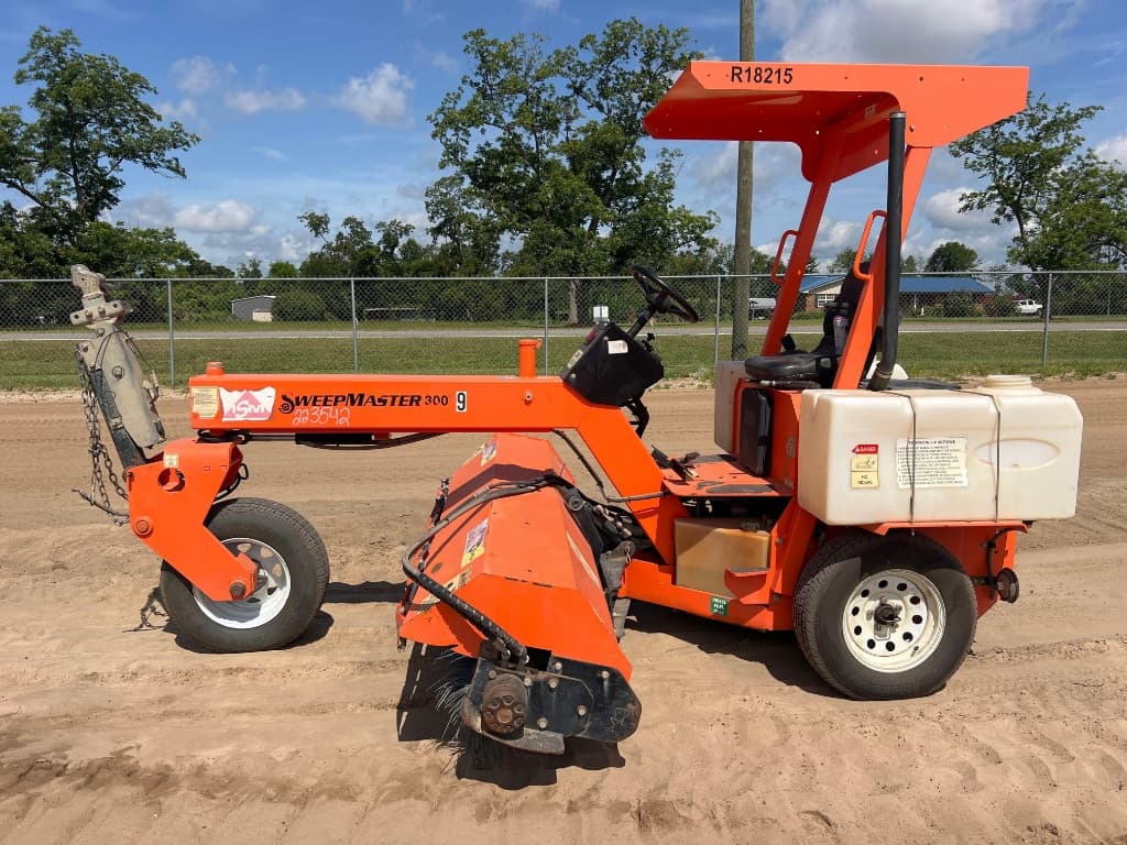 2023 LAY-MOR SWEEPMASTER 300 â€” photo 1