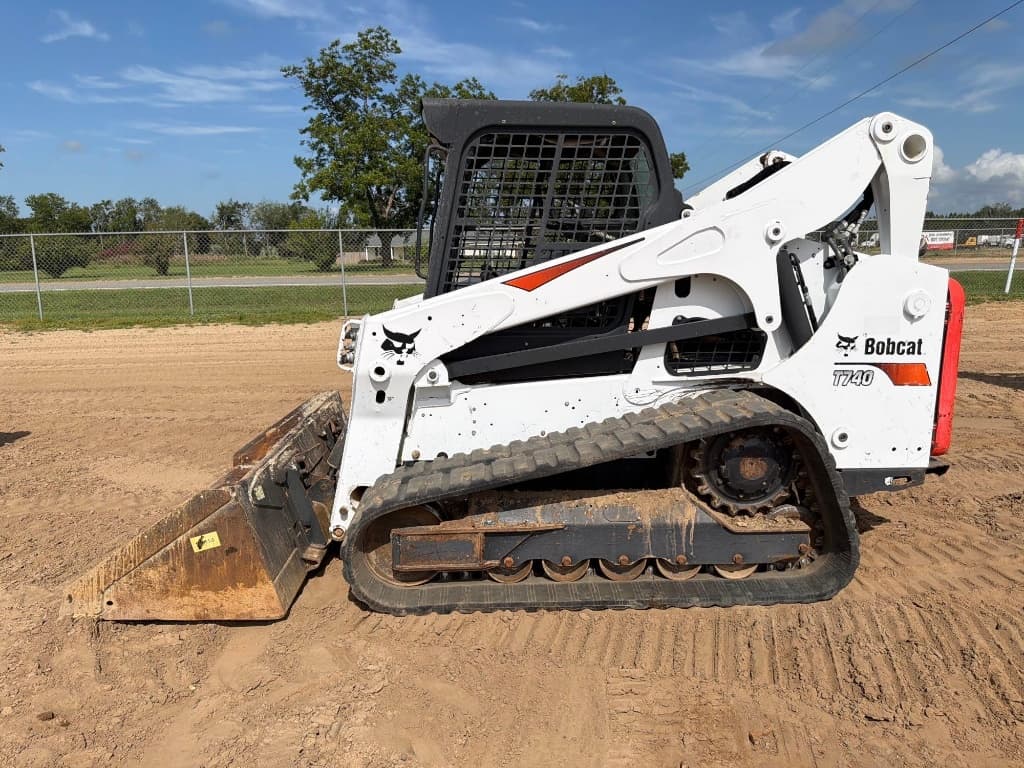 2019 BOBCAT T740 â€” photo 1