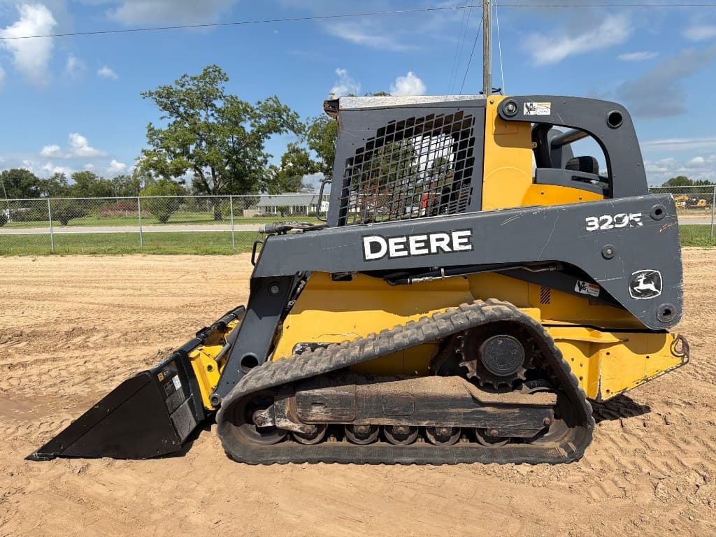 2016 JOHN DEERE 329E â€” photo 1